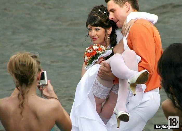 Пикантные засветы: девушка случайно обнажилась