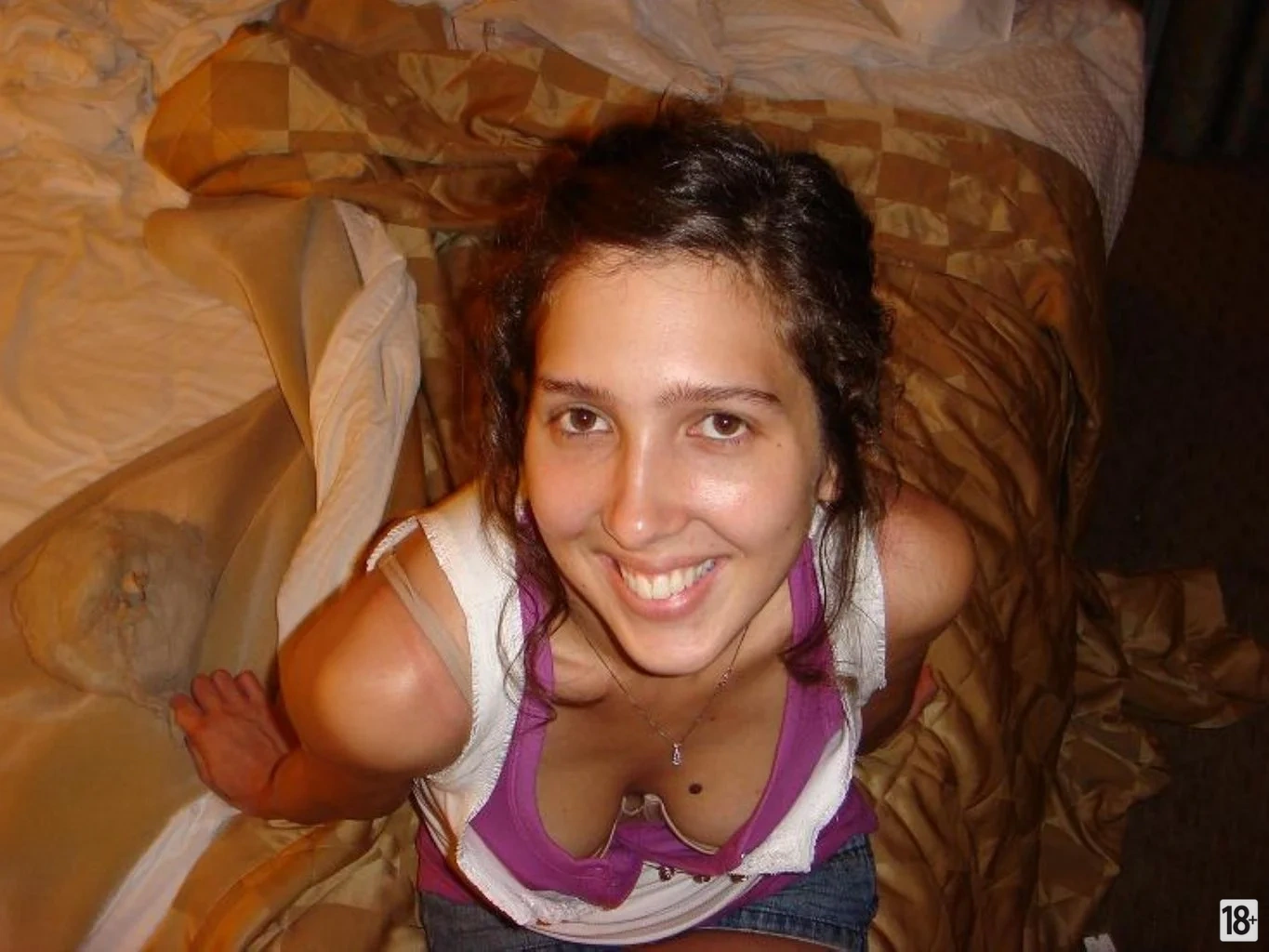 Голая жена азербайджанка сводит с ума откровенными позами