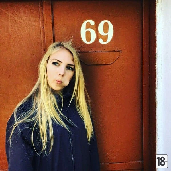 Смотри как девушки деградируют вконтакте и одноклассниках